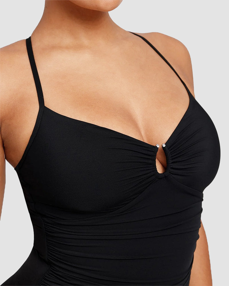 Icone™ ShapingSwimsuit: Elegant kryssede stropper bak, figurformende badedrakt