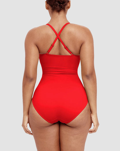Icone™ ShapingSwimsuit: Elegant kryssede stropper bak, figurformende badedrakt