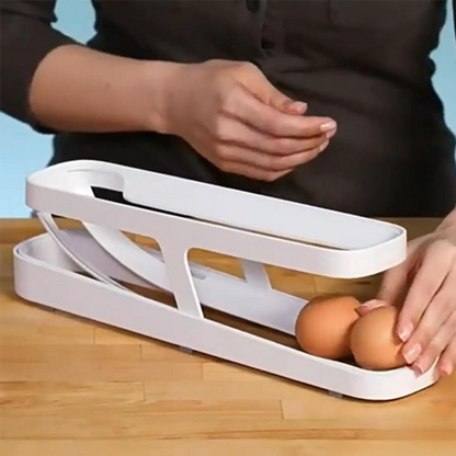 Globetrek° EggHolder: Automatisk Rullende Plassbesparende Eggdispenser