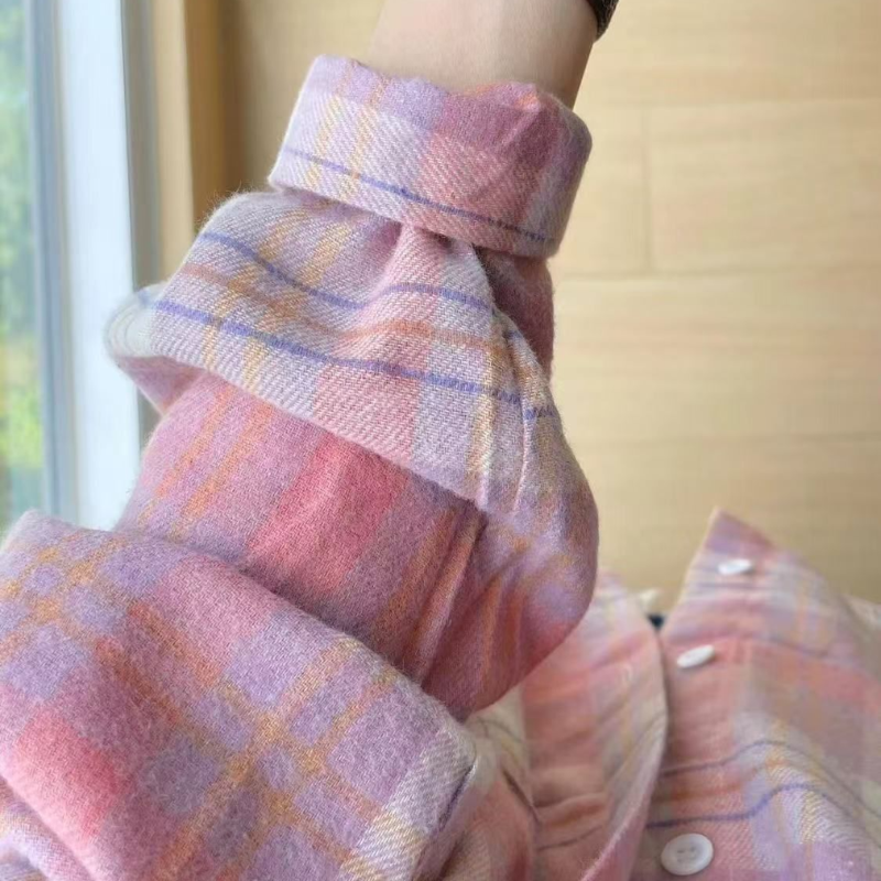 Icone™ CheckeredShirt: Stilfuld Tilfældig Pastel Lyserød Ternede Skjorte