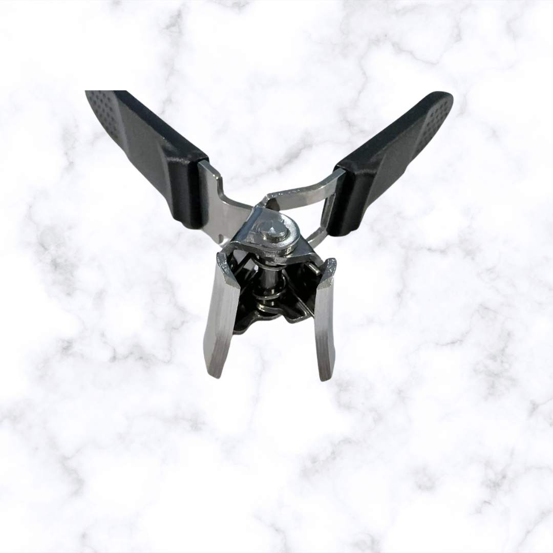 Globetrek° NailCutter 1+1 GRATIS: Holdbar Enkel Klipping Vinklet Negleklipper
