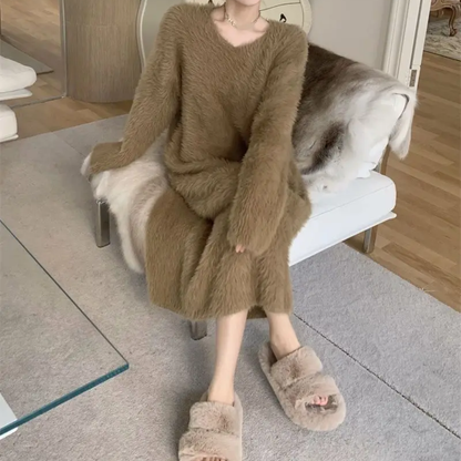 Icone™ CozyDress: Kvinners Elegante Myke Fuskepels V-hals Maxi Koselig Kjole
