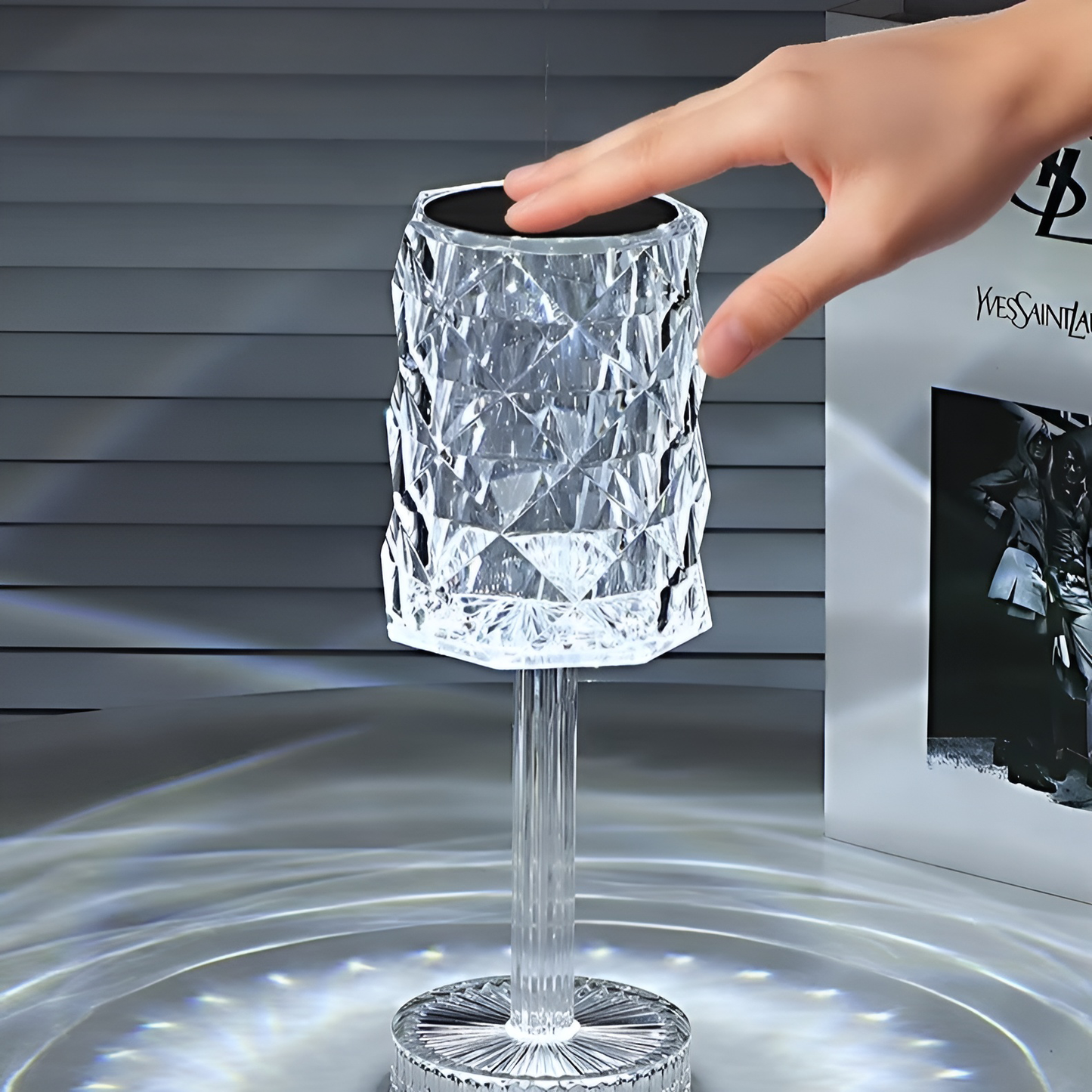 Ledsen™ SparkleLamp: Elegant Lysende Krystal Diamant Funkle Lampe