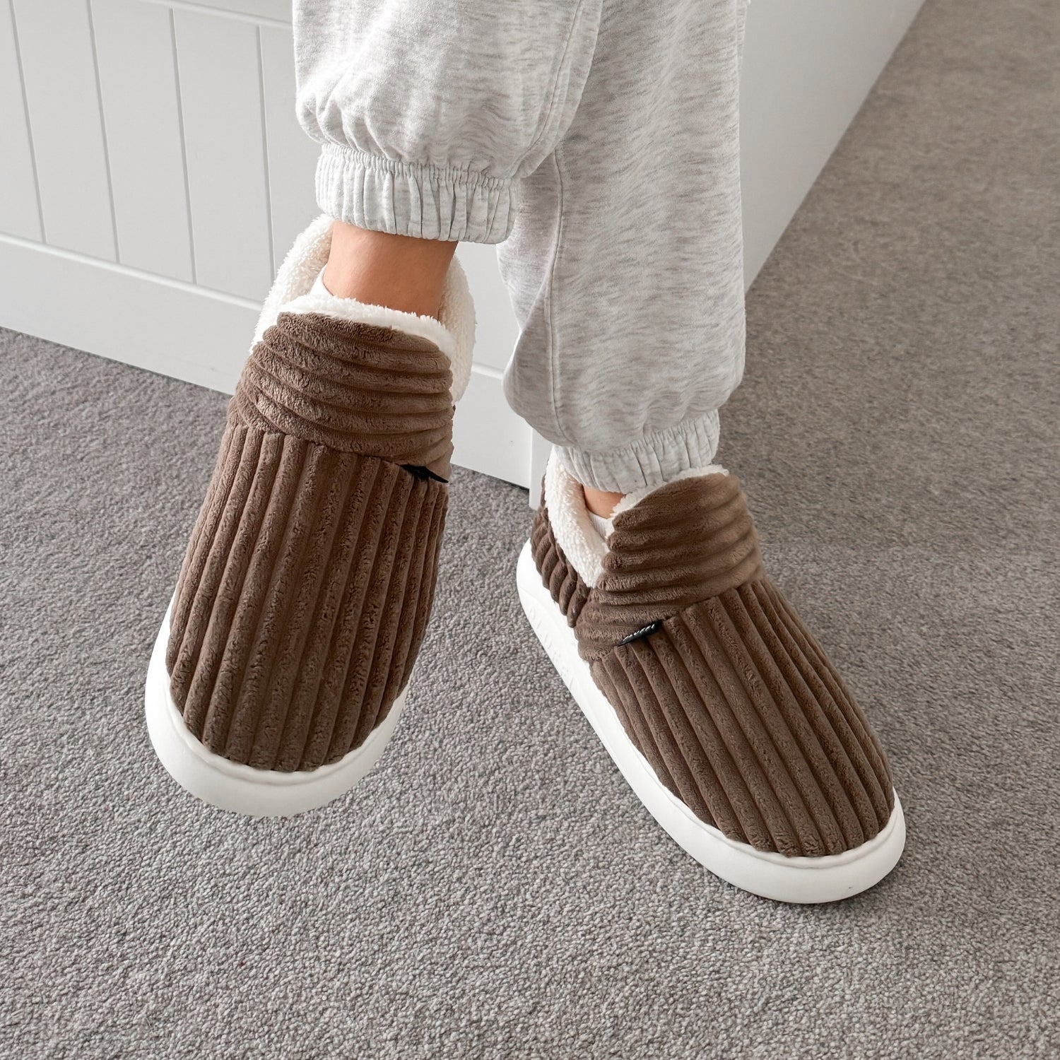 Happy™ CozySlippers: Unisex Vinter Fottøy Komfortable Varme Tøfler
