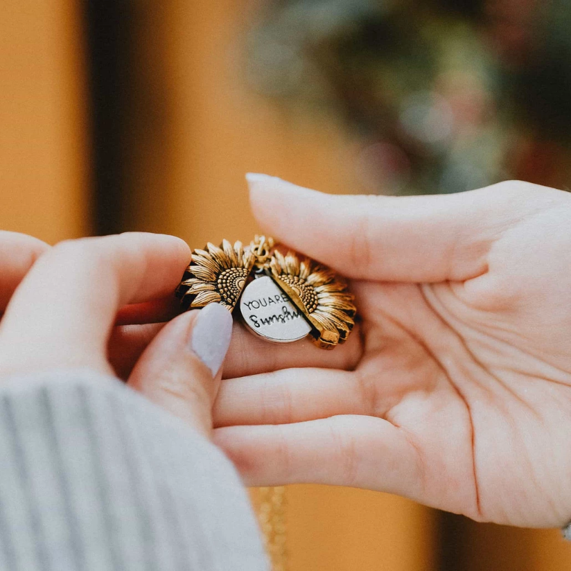 Jewelance™ SunflowerNecklace: "Du Er Min Solstråle" Solsikke Charm Halskjede