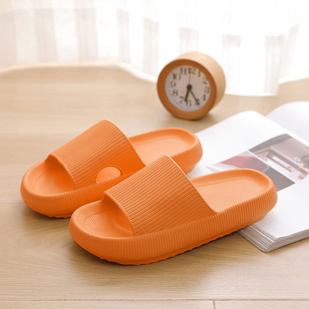 Happy™ ComfySlippers 1+1 GRATIS: Sklisikre, Supermyke Og Behagelige Tøfler