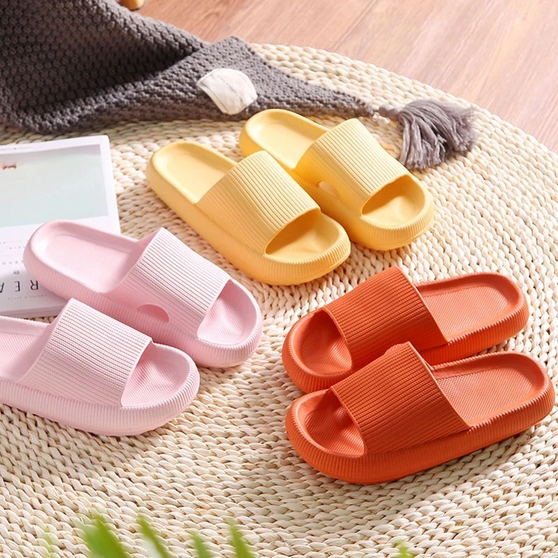 Happy™ ComfySlippers 1+1 GRATIS: Sklisikre, Supermyke Og Behagelige Tøfler