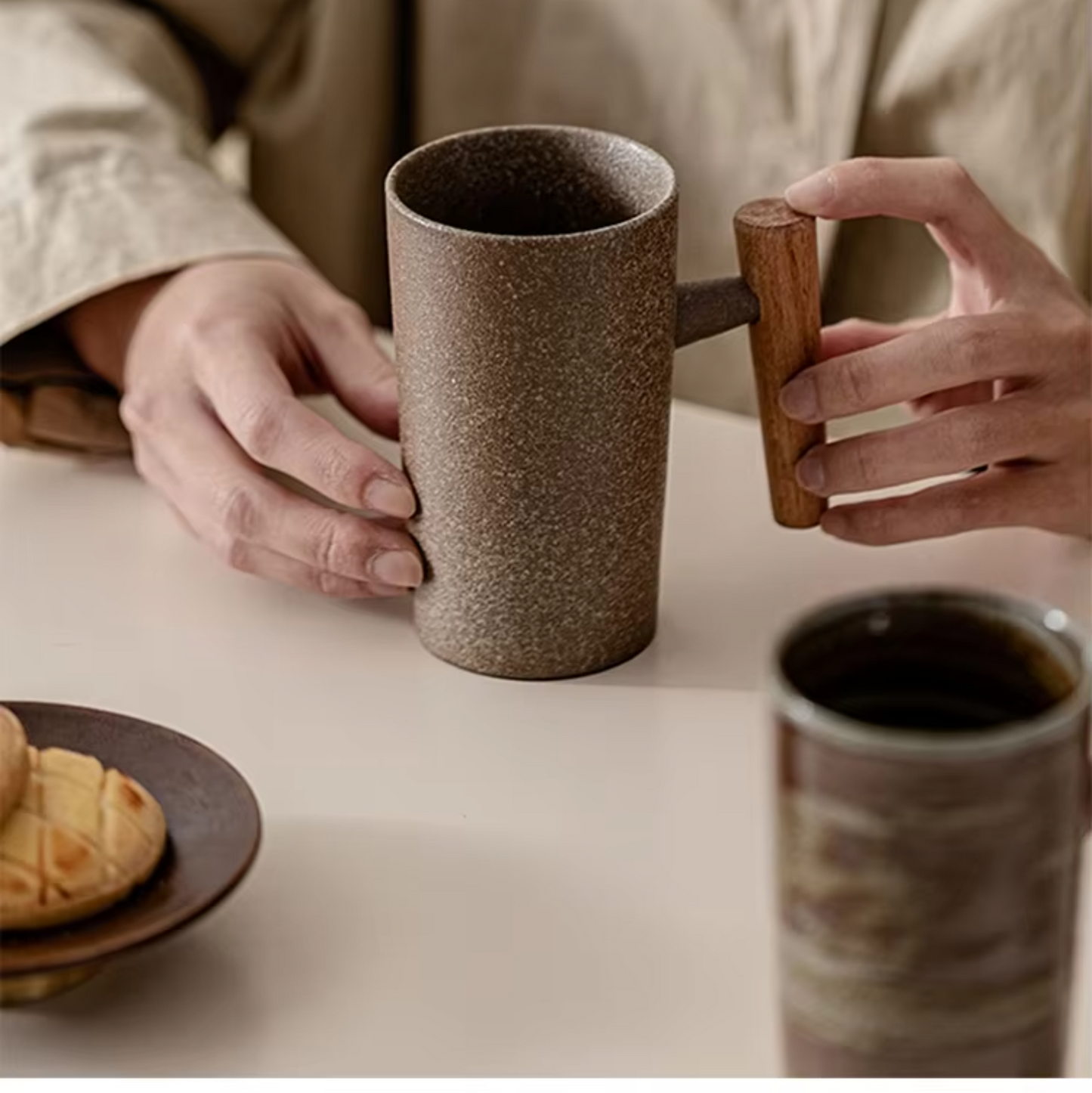 Globetrek° CeramicMug: Nordisk-Inspireret Sten Tekstureret Jord Håndværksmæssig Keramisk Krus
