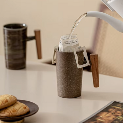 Globetrek° CeramicMug: Nordisk-Inspireret Sten Tekstureret Jord Håndværksmæssig Keramisk Krus