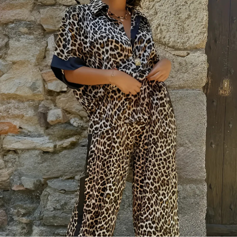 Icone™ LeopardOutfit: Komfort Hele Dagen Med 2-Delt LeopardOutfit Sett