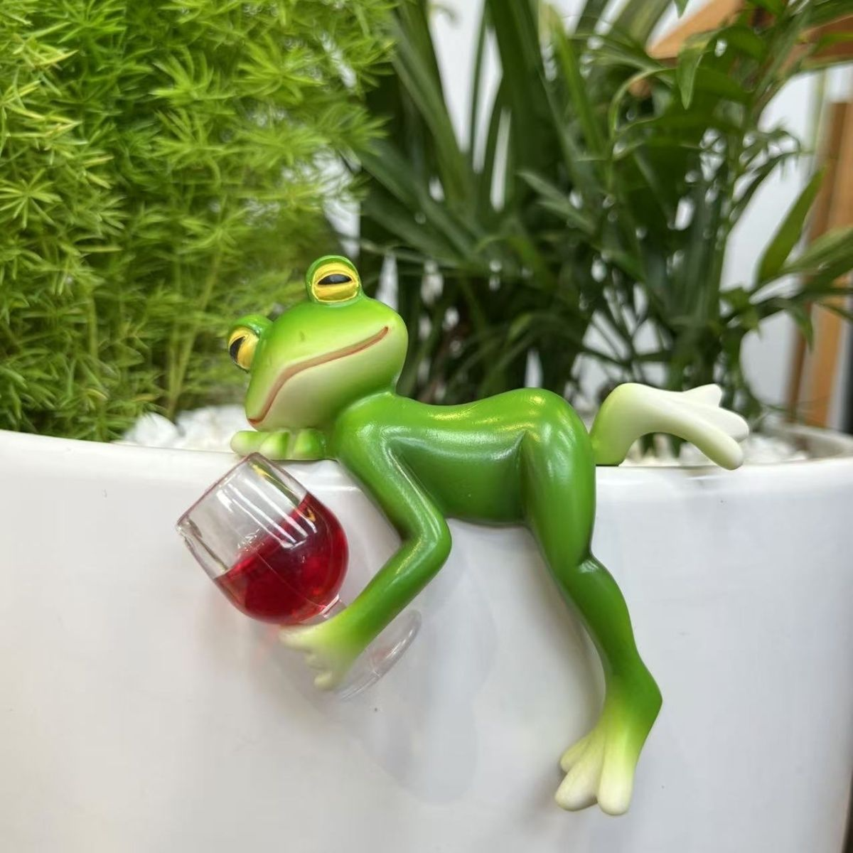 GardenOrnament: Søt Frosk Dekorasjon Hengende Pottekant Hagepynt