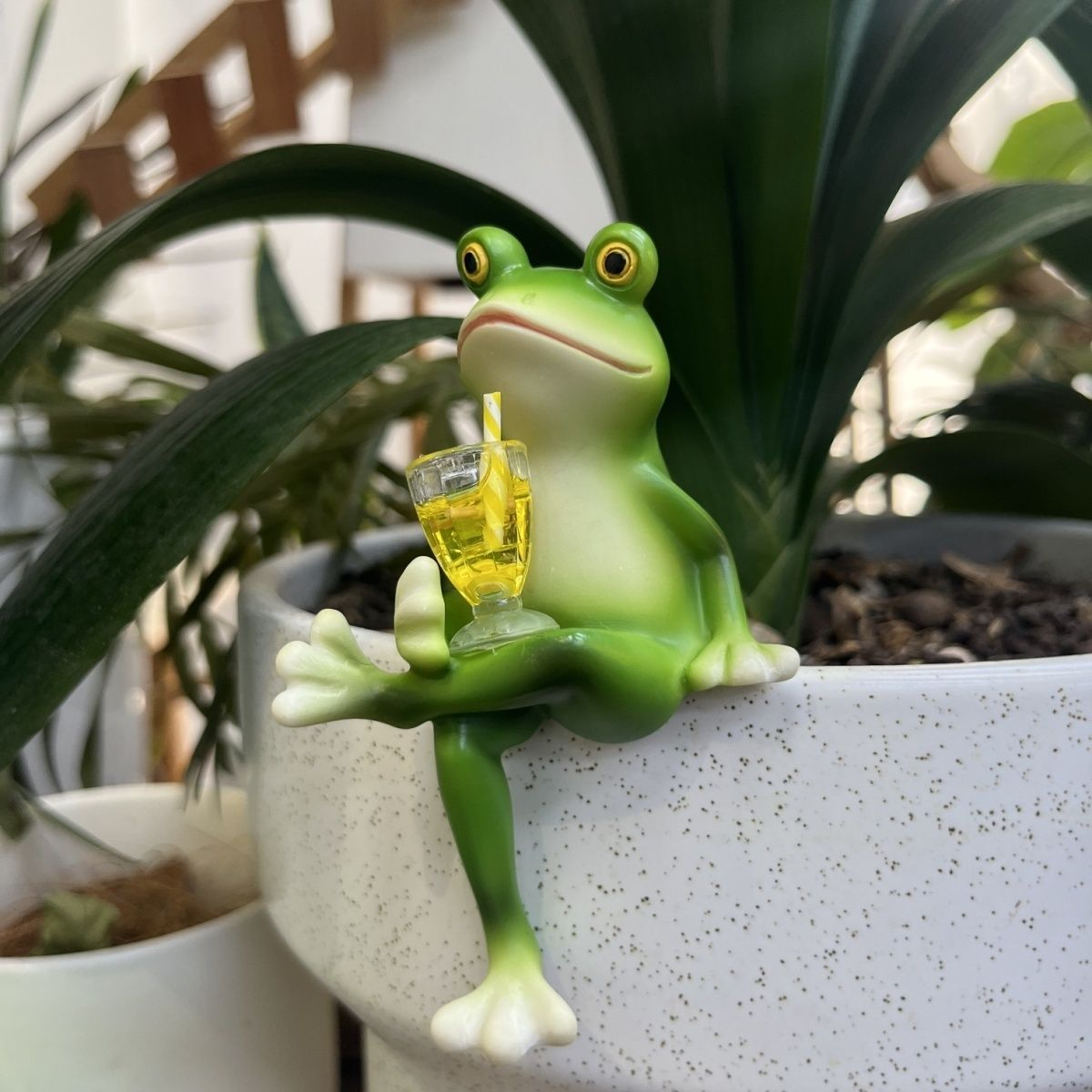 GardenOrnament: Søt Frosk Dekorasjon Hengende Pottekant Hagepynt