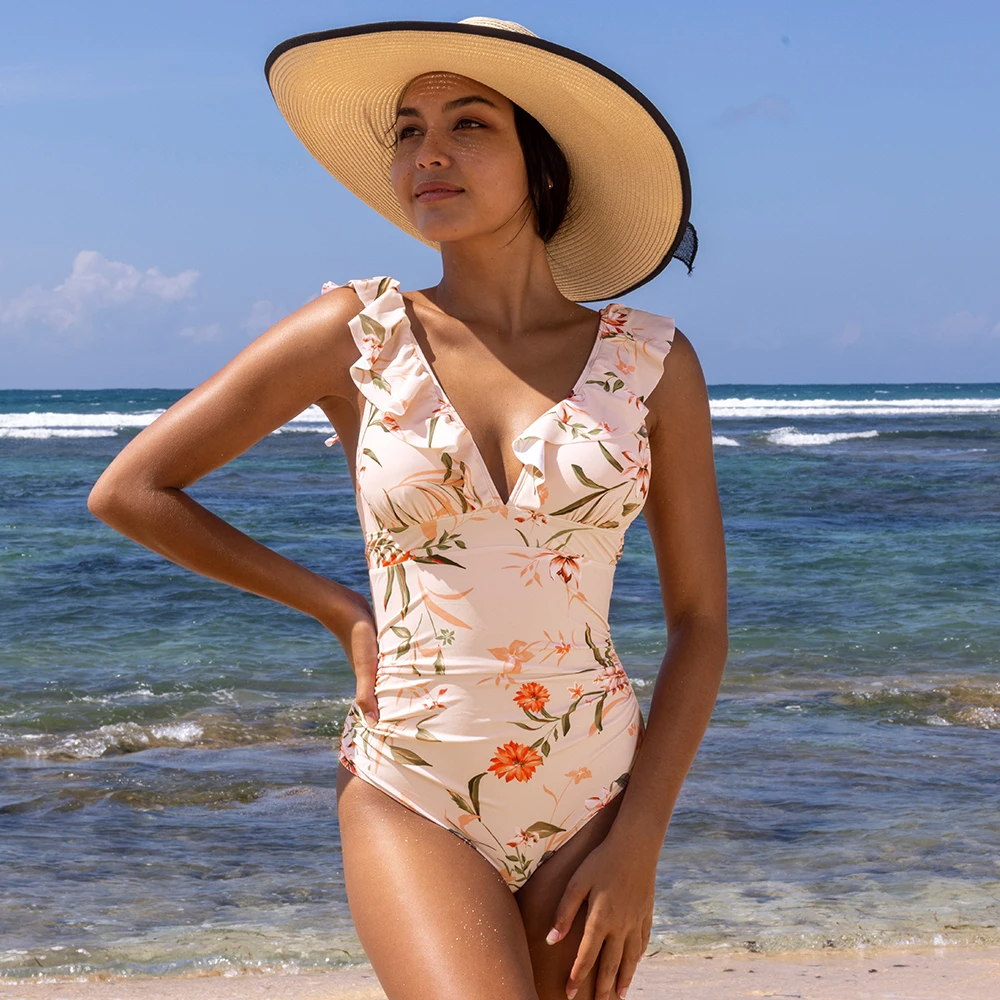 Icone™ ElegantSwimsuit: Elegant Plissert Design Med V-Hals Magekontroll Badedrakt