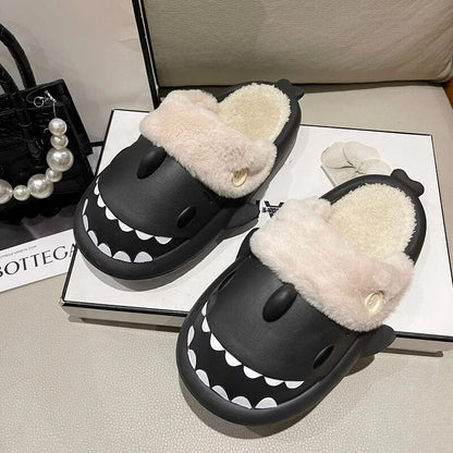 Happy™ PlushSlippers - Sklisikker Vinter Hai-slides
