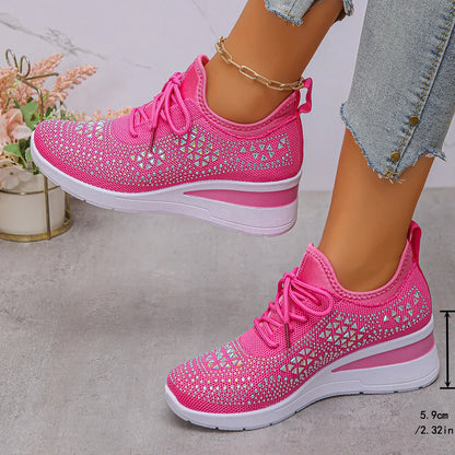 Happy™ WomenSneakers: Stilfull Pustende Kile Dame Sneakers Med Glitrende Rhinsteiner