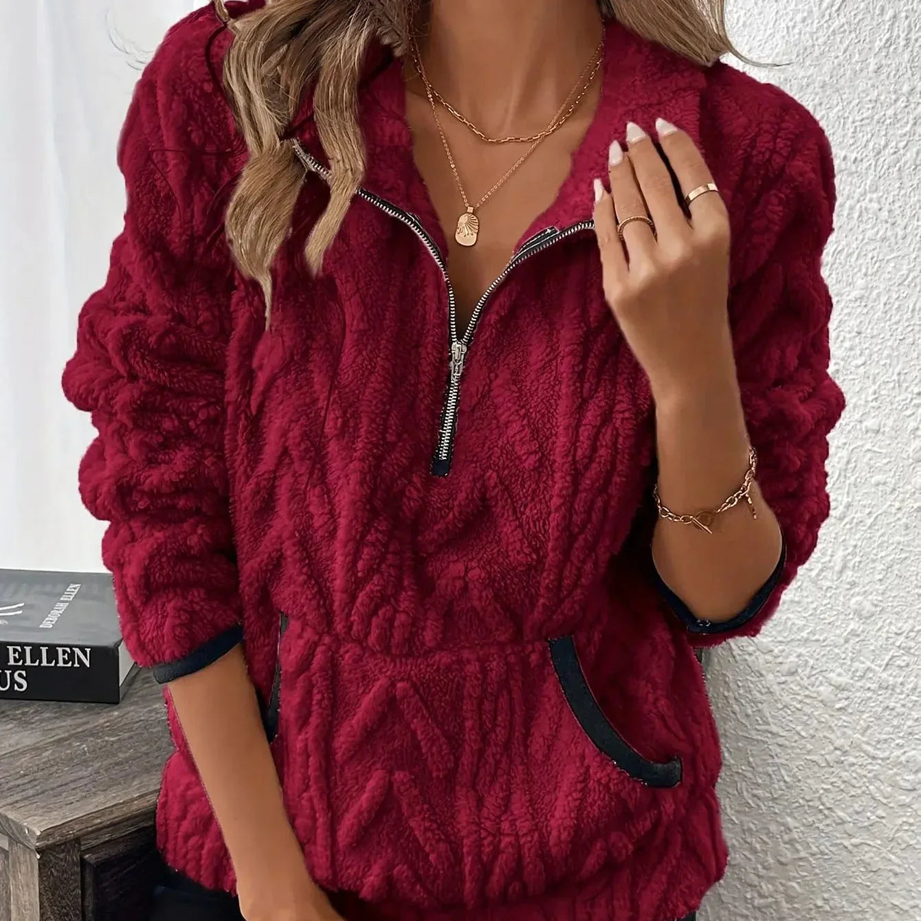 Icone™ LoungeSweatshirt: Ultimativ Stilfuld Komfort 2-I-1 Lounge Sweatshirt Og Halskæde Sæt