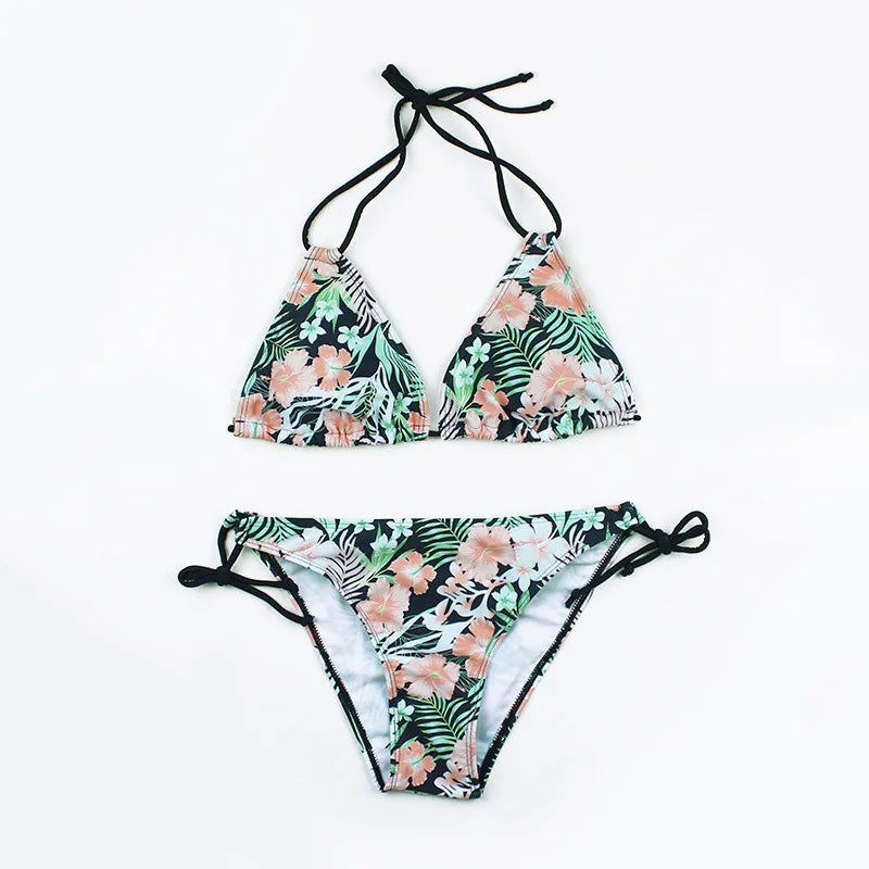 Icone™ TropicalBikini: Tropisk Strand Selvsikkerhed Og Stil Højtaljet Bikini