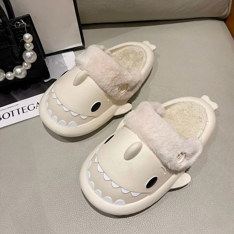 Happy™ PlushSlippers - Sklisikker Vinter Hai-slides