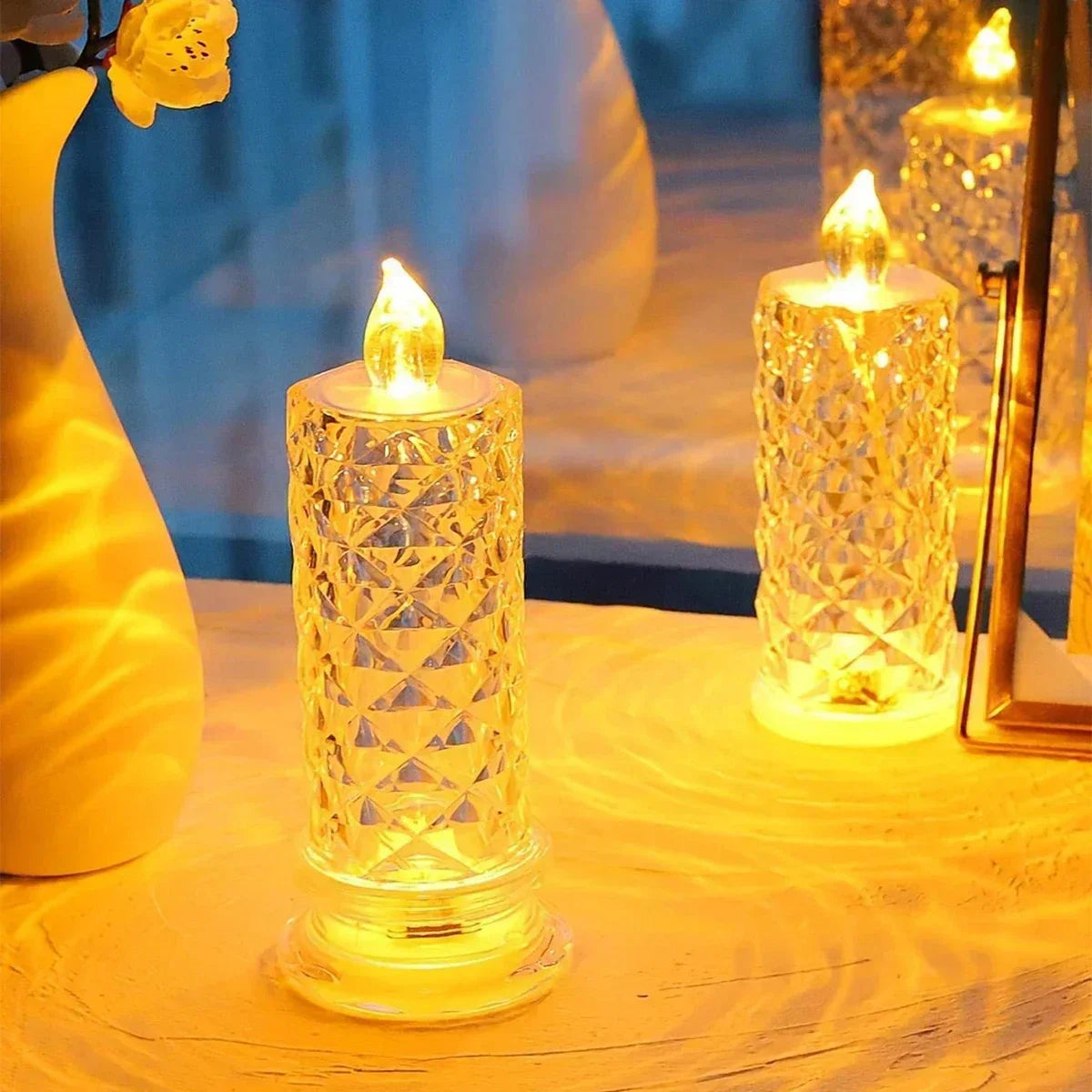 Ledsen™ CrystalCandle 1+1 GRATIS: Elegant Krystalllys Inspirert LED Bordlampe