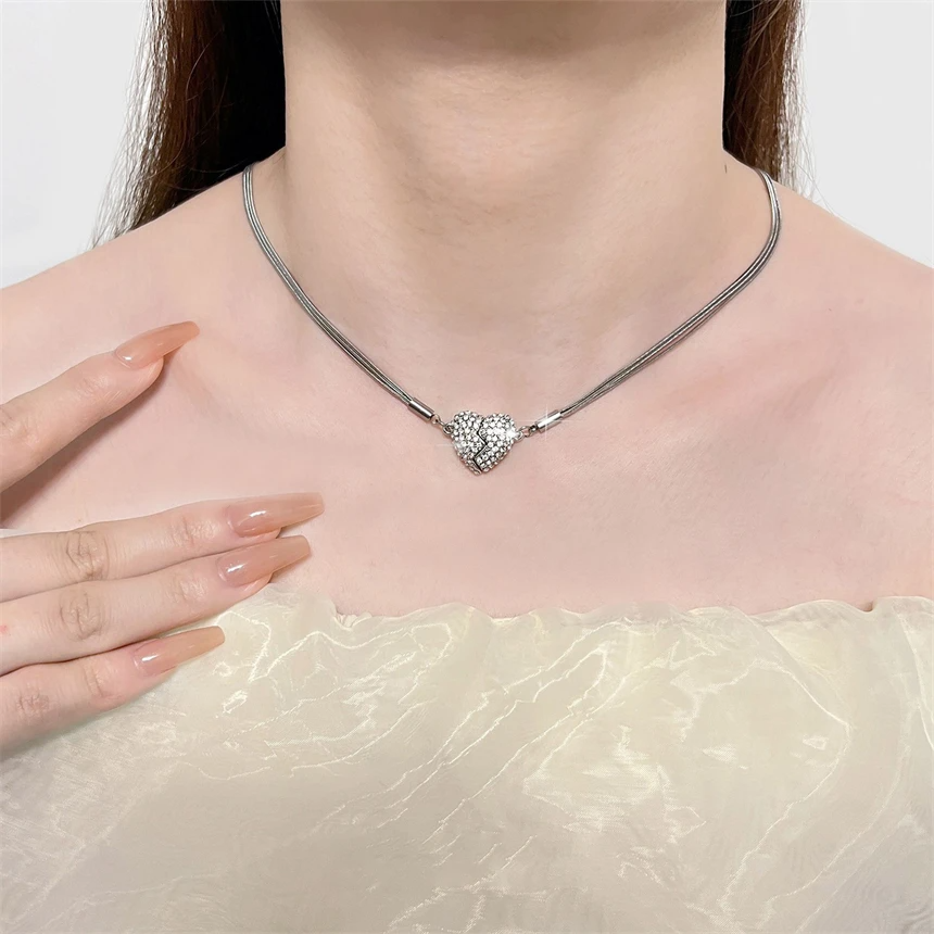 Jewelance™ MagneticHeart 1+1 GRATIS: Elegant Tidless Design Magnetisk Hjerte Halskæde