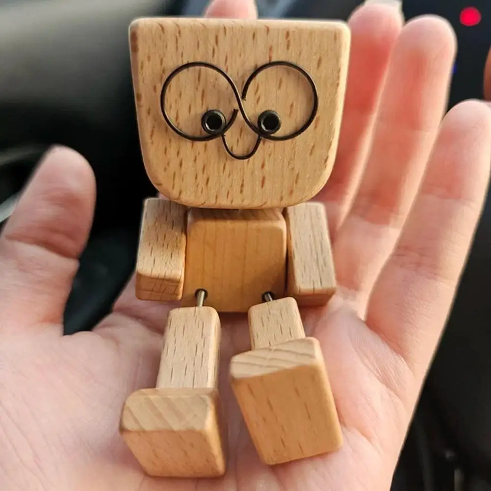 WoodenMan - Liten Ristende Tremann Figur Bil Dashbord Dekorasjon