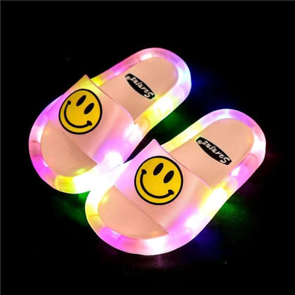 Kletshuts™ GlowSlippers 1+1 GRATIS: LED Sutsko Med Farveskiftende Lys Til Børn Hjemmesko