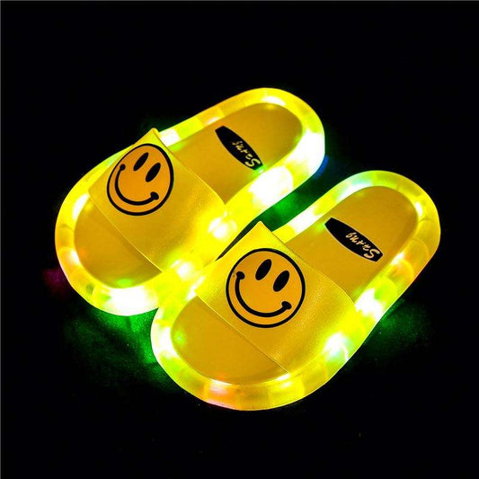 Kletshuts™ GlowSlippers 1+1 GRATIS: LED Tøfler med Fargeskiftende Lys for Barn Hjemmesko