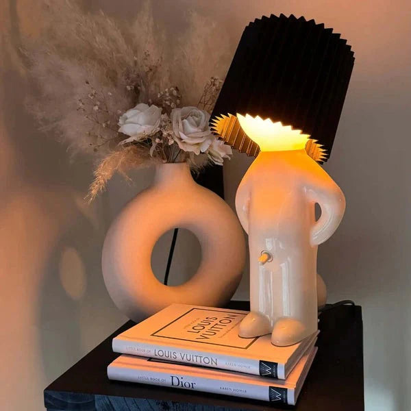 Ledsen™ BoyLamp: Sjarmerende Liten Dekorativ LED Guttelampe