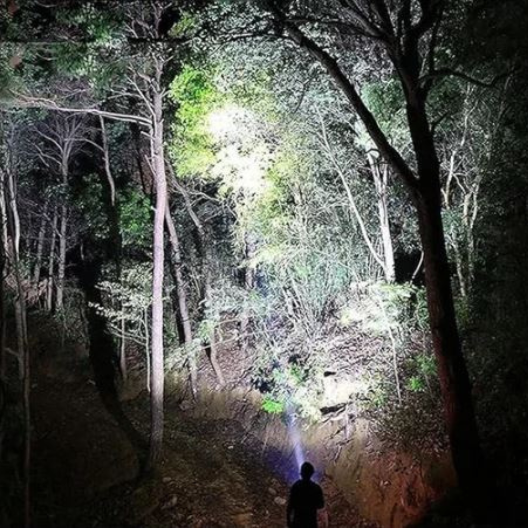 SuperFlashlight 1+1 GRATIS - Multifunksjonell Oppladbar Lommelykt