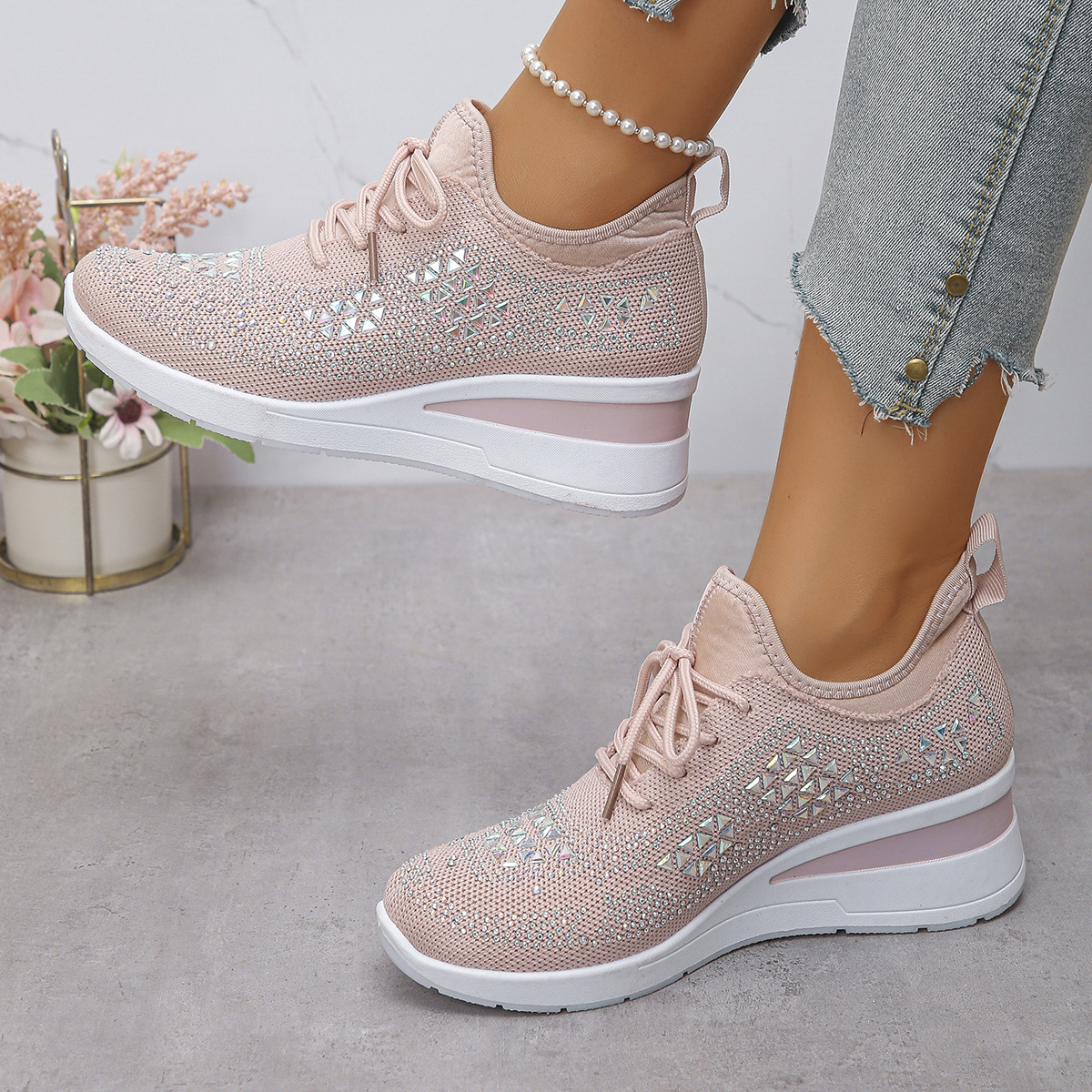 Happy™ WomenSneakers: Stilfull Pustende Kile Dame Sneakers Med Glitrende Rhinsteiner