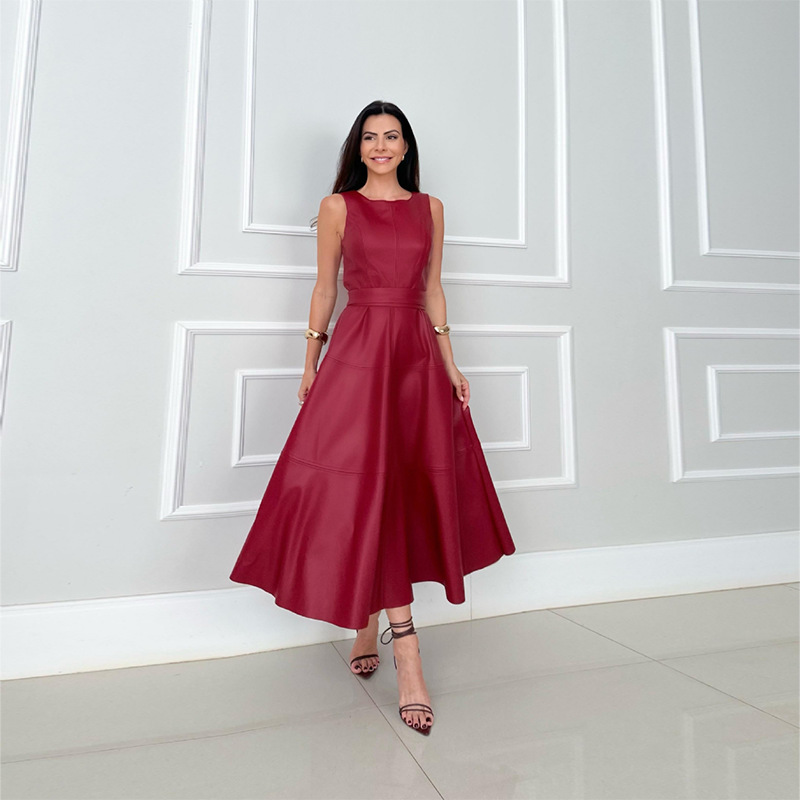 Icone™ LuxeDress: Elegant Luksuriøs Damekjole Uten Ermer I Mellomlengde
