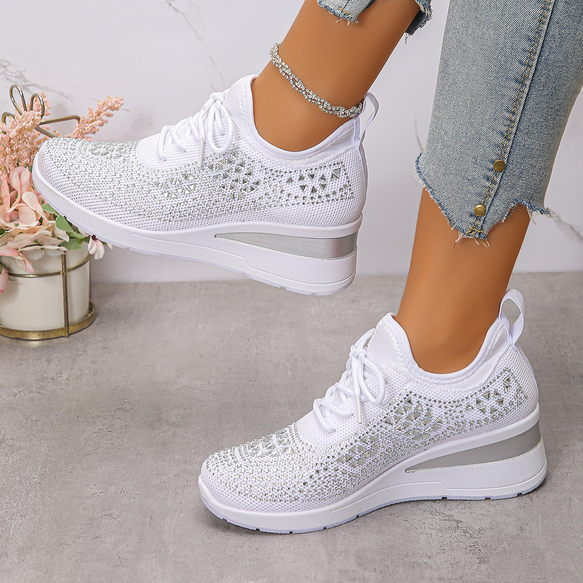 Happy™ WomenSneakers: Stilfull Pustende Kile Dame Sneakers Med Glitrende Rhinsteiner
