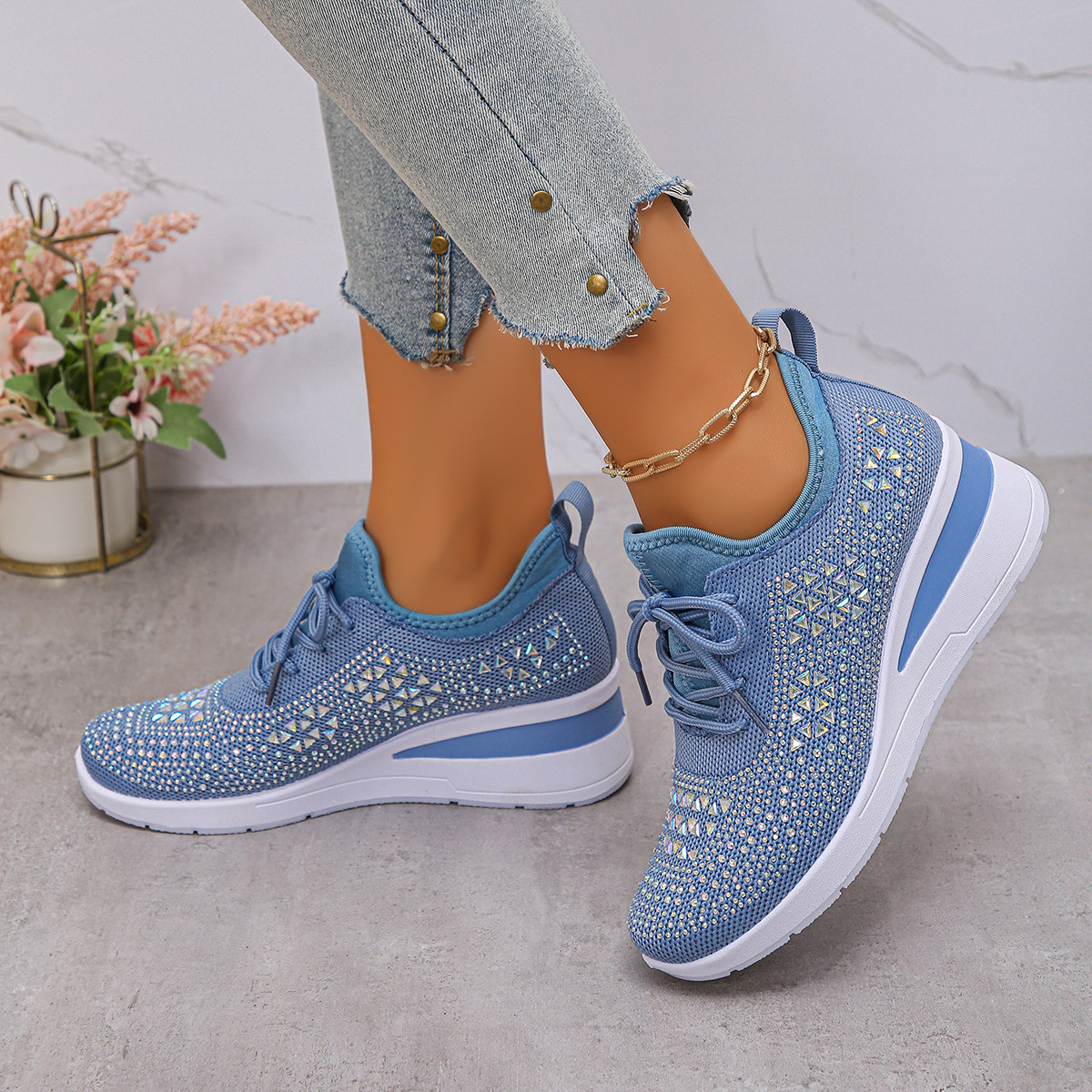 Happy™ WomenSneakers: Stilfull Pustende Kile Dame Sneakers Med Glitrende Rhinsteiner