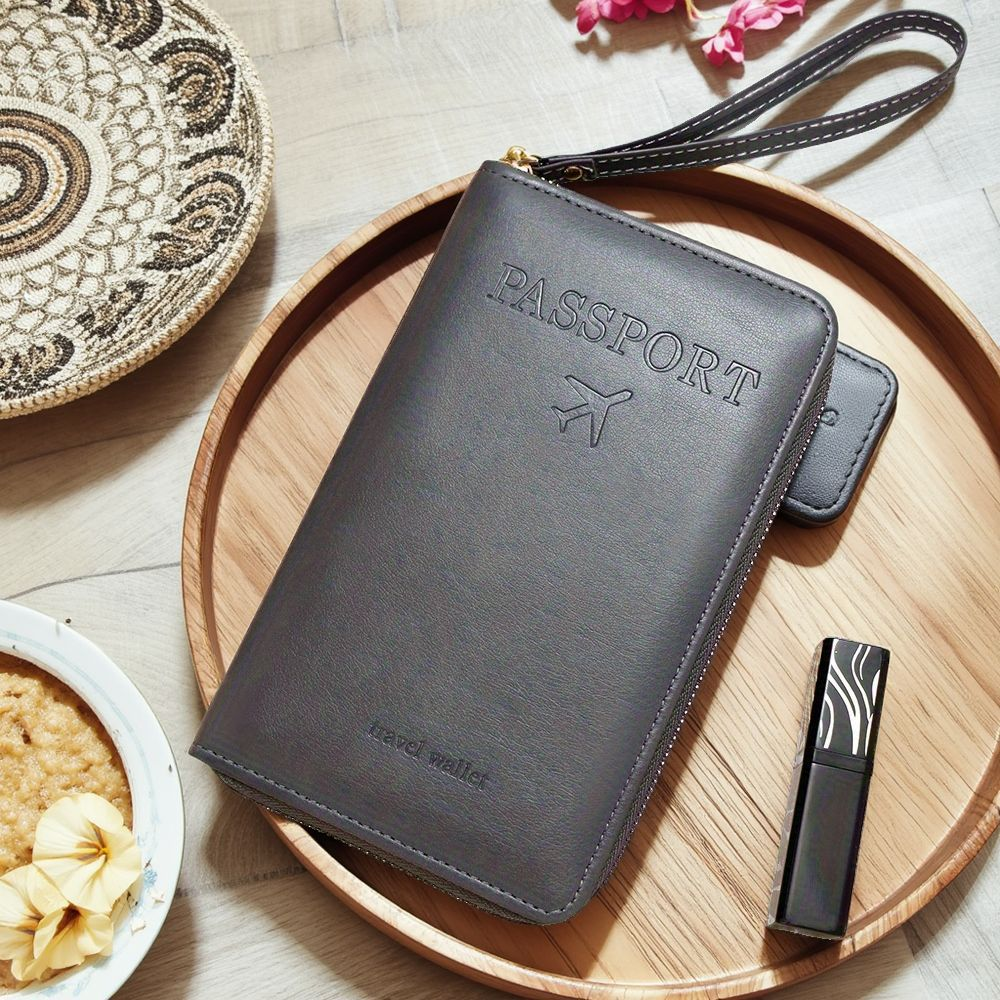 Icone™ TravelWallet 1+1 GRATIS: Alt-i-ett passholder og reiselommebok