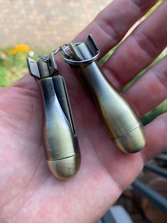 LighterKeychain 1+1 GRATIS: Premium Kvalitet Lettere Nøkkelring Ildtenner