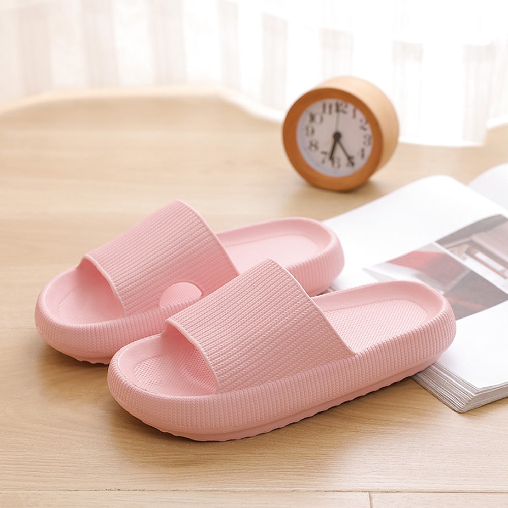 Happy™ ComfySlippers 1+1 GRATIS: Sklisikre, Supermyke Og Behagelige Tøfler