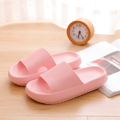 Happy™ ComfySlippers 1+1 GRATIS: Sklisikre, Supermyke Og Behagelige Tøfler