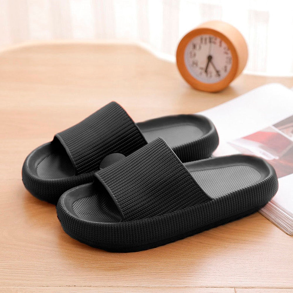 Happy™ ComfySlippers 1+1 GRATIS: Sklisikre, Supermyke Og Behagelige Tøfler