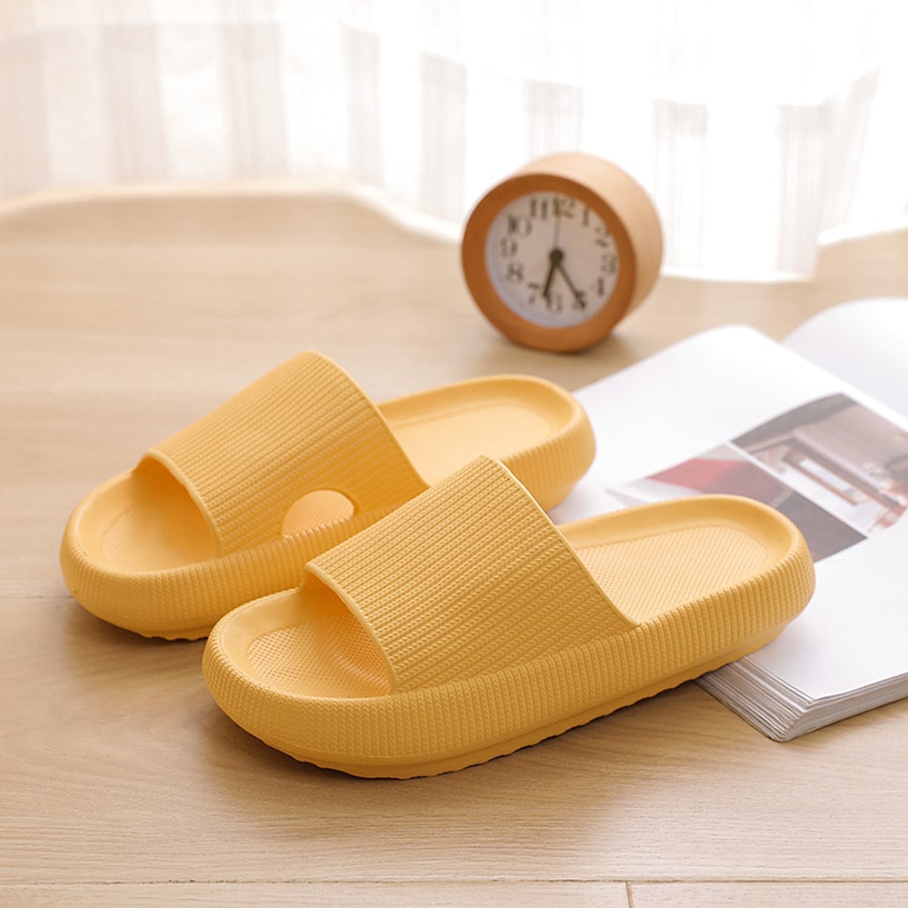 Happy™ ComfySlippers 1+1 GRATIS: Sklisikre, Supermyke Og Behagelige Tøfler