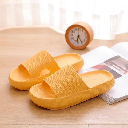 Happy™ ComfySlippers 1+1 GRATIS: Sklisikre, Supermyke Og Behagelige Tøfler