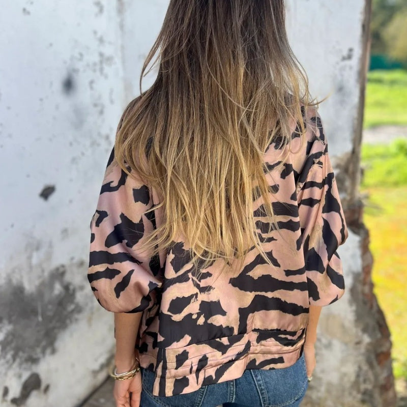Icone™ ZebraJacket: Elegant Stilfull Zebramønster Jakke