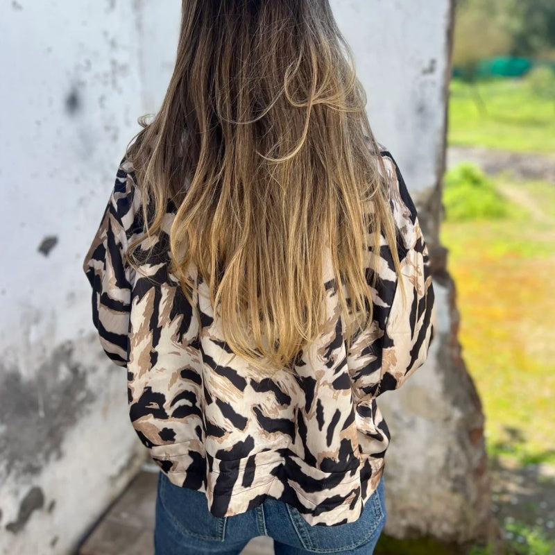 Icone™ ZebraJacket: Elegant Stilfull Zebramønster Jakke