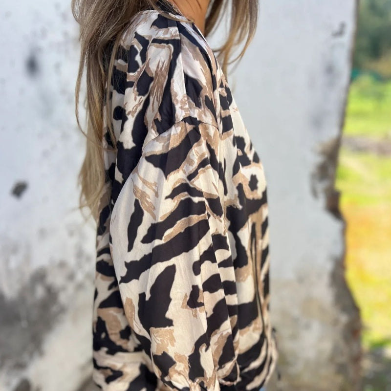 Icone™ ZebraJacket: Elegant Stilfull Zebramønster Jakke